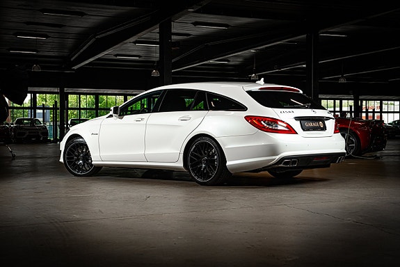 Mercedes-Benz CLS63 4 of 5