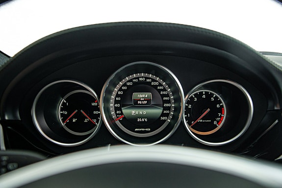 Mercedes-Benz CLS63 18 of 30
