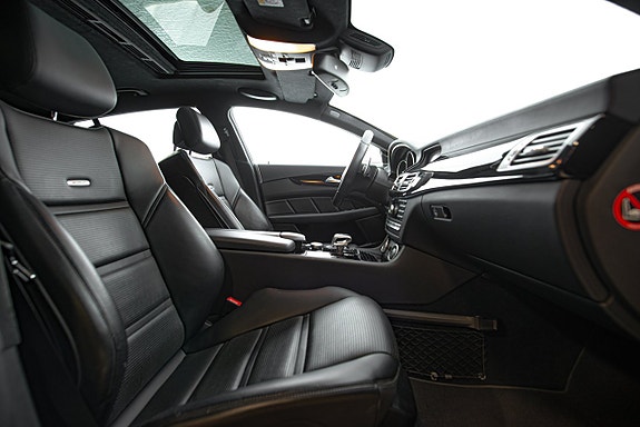 Mercedes-Benz CLS63 15 of 30