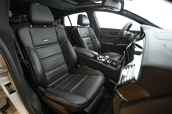 Mercedes-Benz CLS63 16 of 30