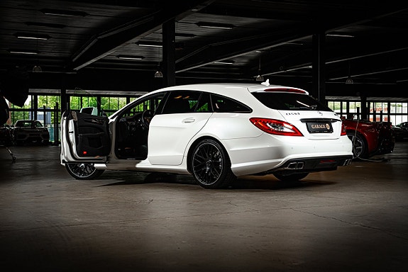 Mercedes-Benz CLS63 8 of 30