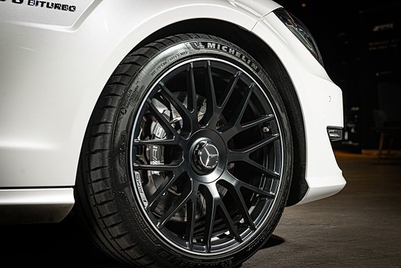 Mercedes-Benz CLS63 30 of 30