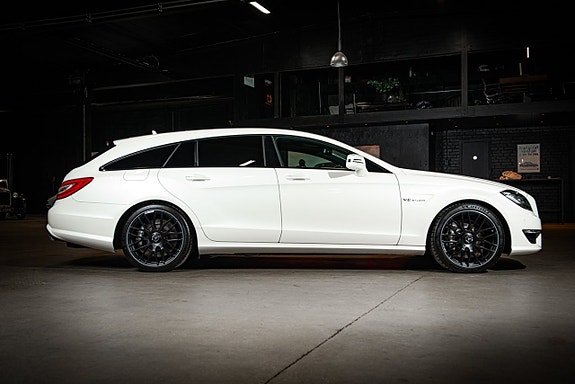 Mercedes-Benz CLS63 6 of 30