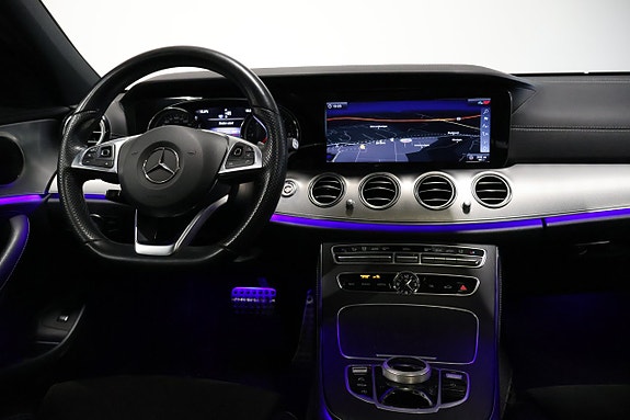 Mercedes-Benz E200 12 of 27