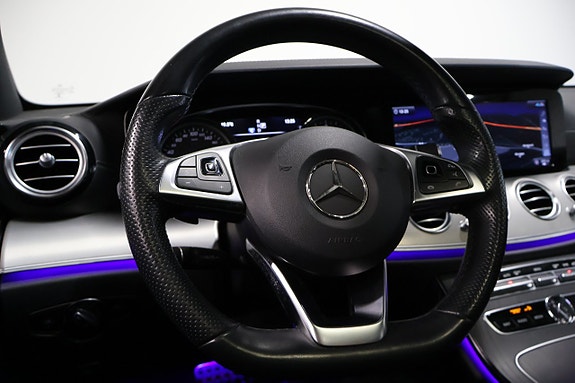 Mercedes-Benz E200 22 of 27