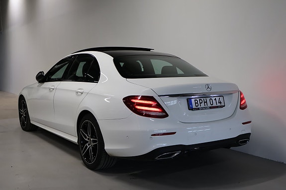 Mercedes-Benz E200 6 of 27