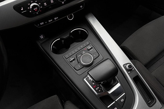 Audi A4 16 of 17