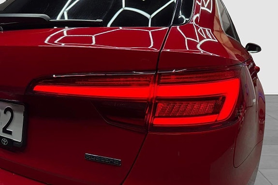 Audi A4 9 of 17