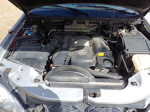 Mercedes-Benz ML320 9 of 13