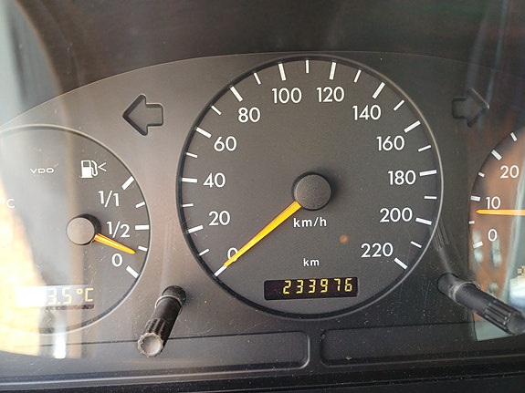 Mercedes-Benz ML320 5 of 5