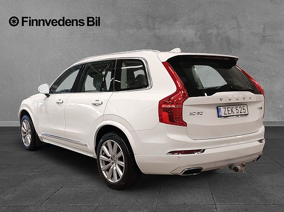 Volvo XC90 3 of 5