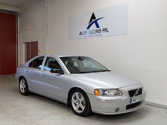 Volvo S60 3 of 5