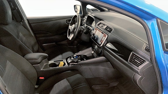 Nissan Leaf 3 of 5