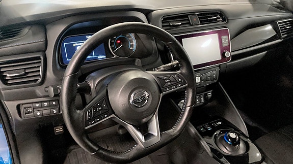Nissan Leaf 4 of 5
