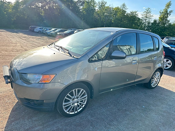 Mitsubishi Colt 3 of 5