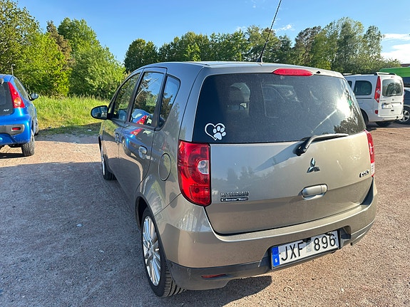Mitsubishi Colt 4 of 5