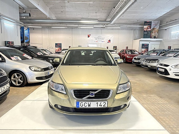 Volvo S40 3 of 5