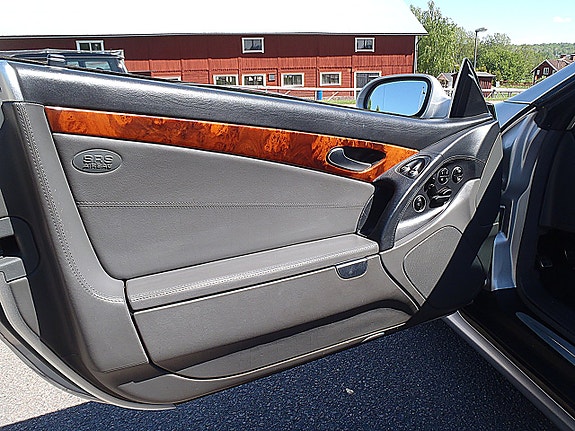 Mercedes-Benz SL500 8 of 17