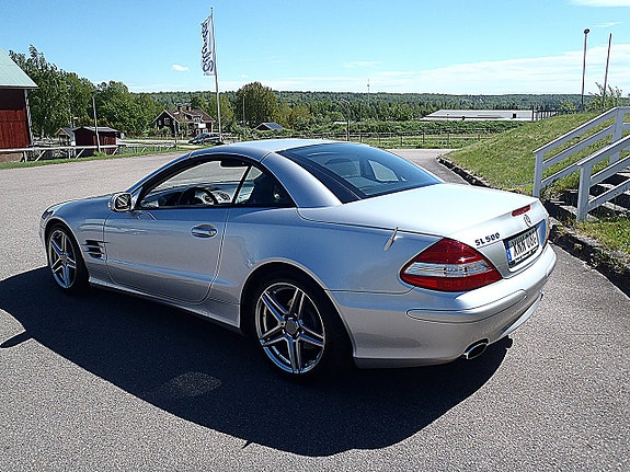 Mercedes-Benz SL500 6 of 17