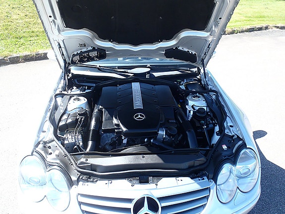 Mercedes-Benz SL500 14 of 17