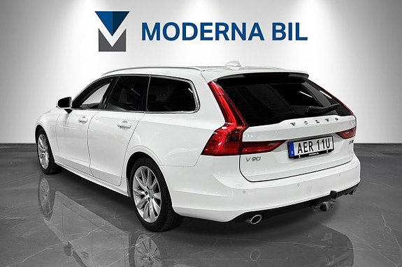 Volvo V90 3 of 5