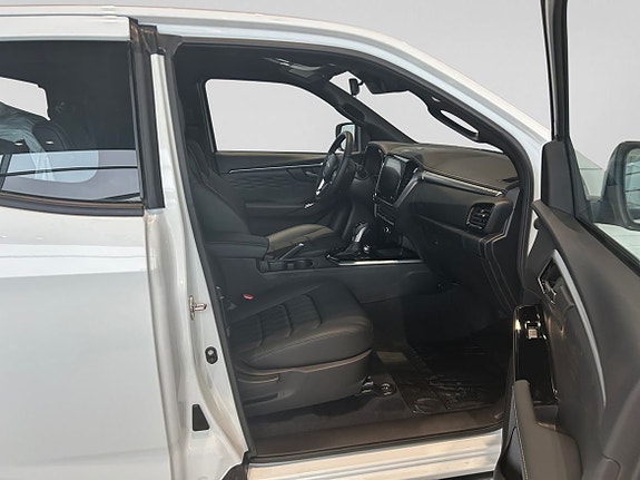Isuzu D-max 15 of 15