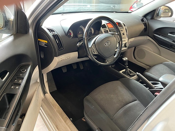 Kia Ceed 9 of 12