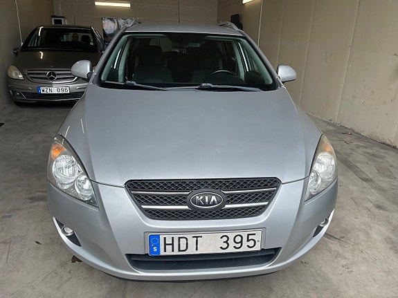 Kia Ceed 2 of 5