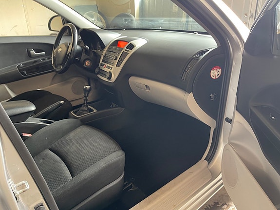 Kia Ceed 7 of 12