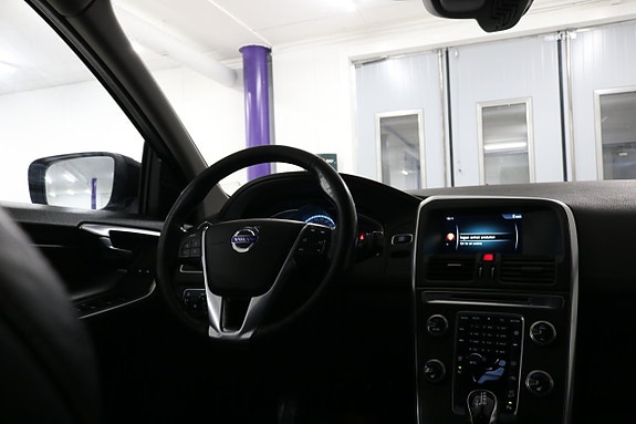 Volvo XC60 17 of 25