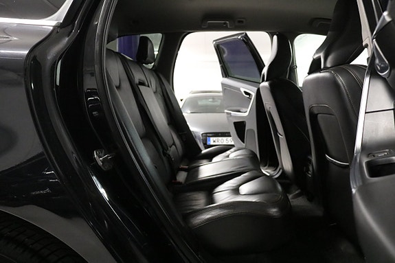 Volvo XC60 14 of 25