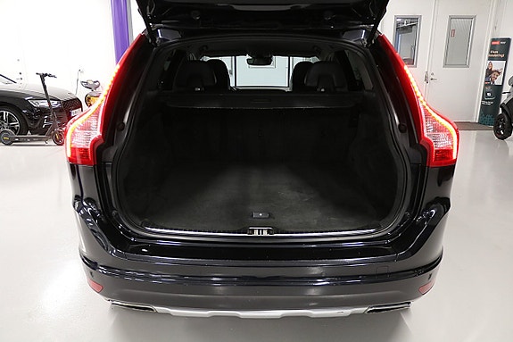 Volvo XC60 9 of 25