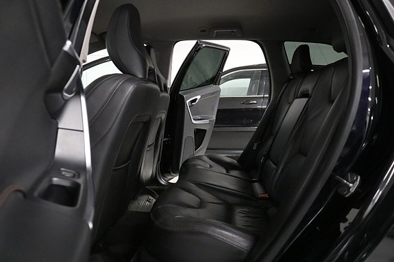 Volvo XC60 15 of 25