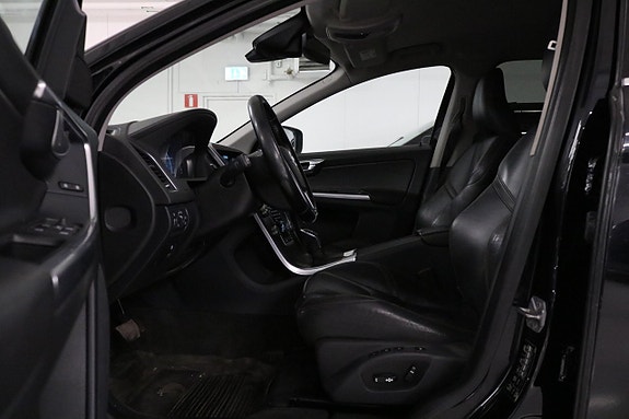 Volvo XC60 12 of 25