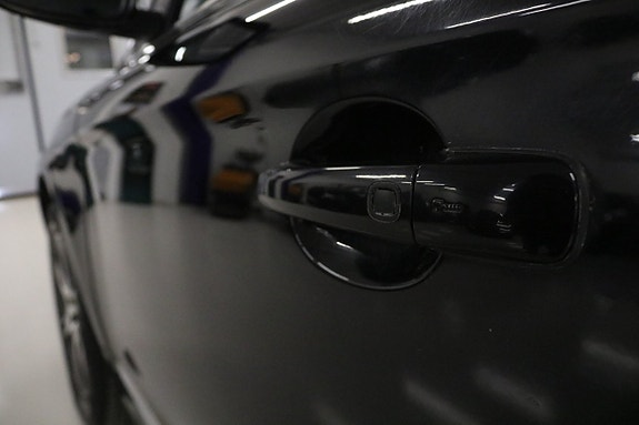 Volvo XC60 10 of 25