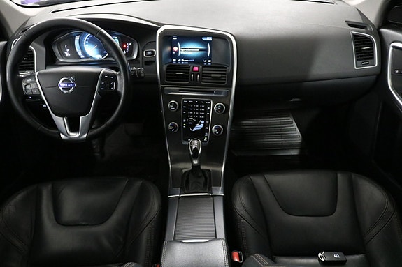 Volvo XC60 16 of 25