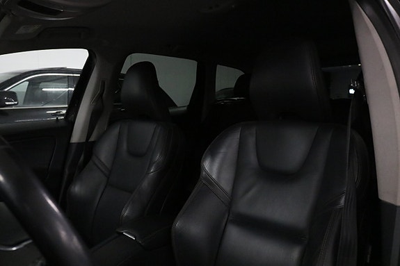 Volvo XC60 13 of 25