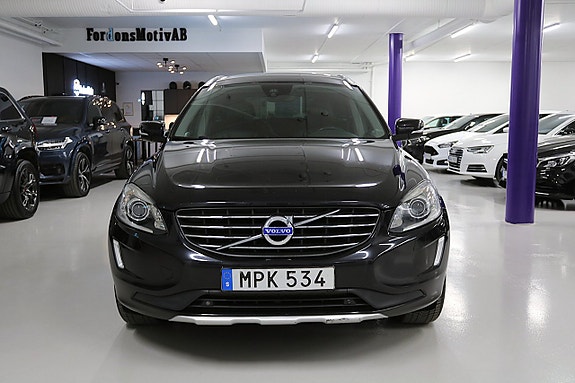 Volvo XC60 2 of 25
