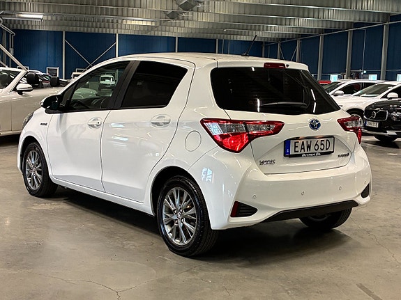 Toyota Yaris 5 of 5
