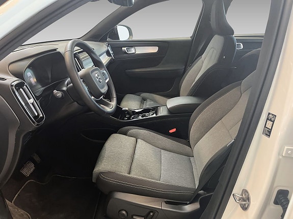 Volvo XC40 5 of 5