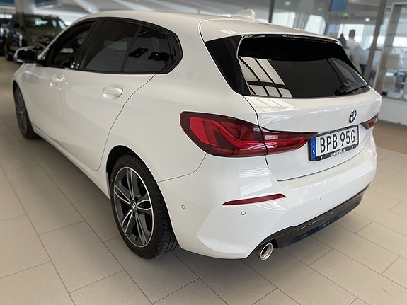 BMW 118i 5 of 5