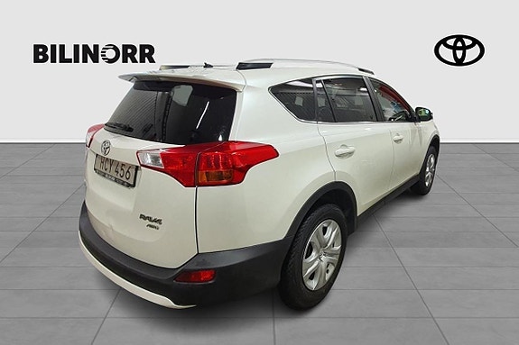 Toyota RAV4 5 of 5