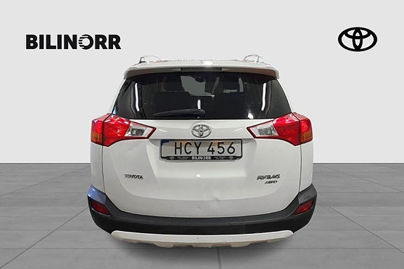 Toyota RAV4 4 of 5