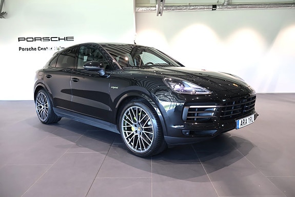 Porsche Cayenne 3 of 5