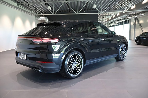 Porsche Cayenne 5 of 5