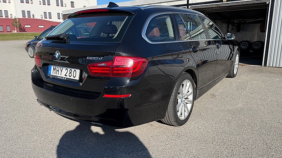 BMW 520d 4 of 5