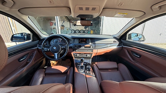 BMW 520d 2 of 5