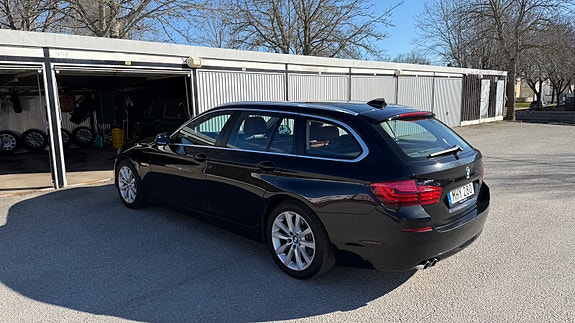 BMW 520d 3 of 5