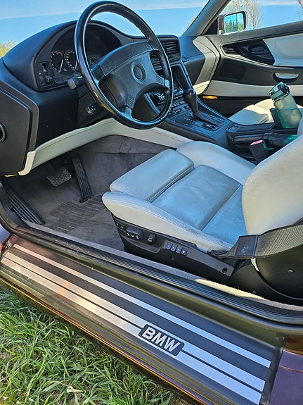 BMW 850i 13 of 17