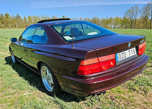 BMW 850i 16 of 17